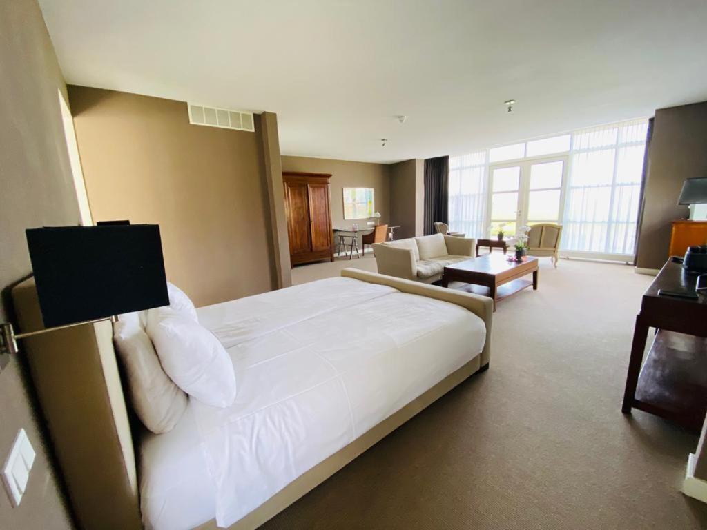 Landhotel De Ijsvogel Sint Nicolaasga Ngoại thất bức ảnh